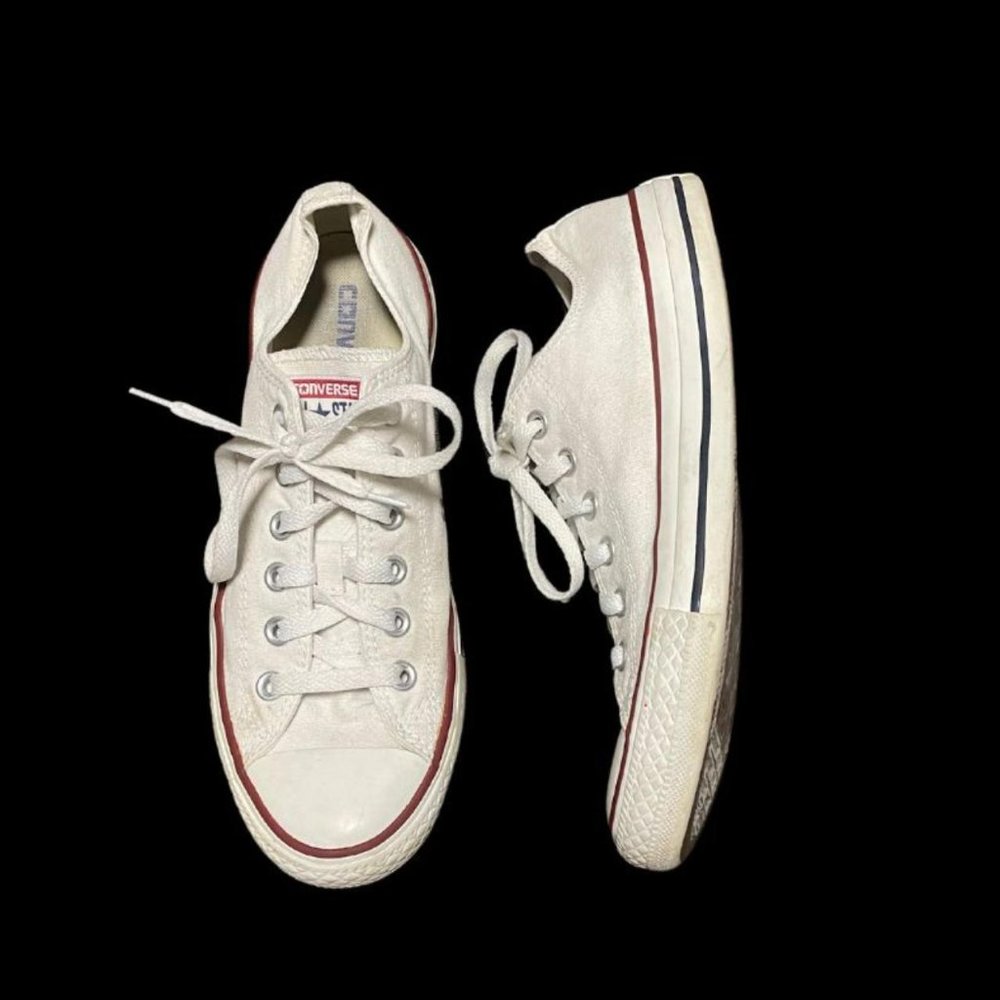 Low-Top White Converse Women's 9